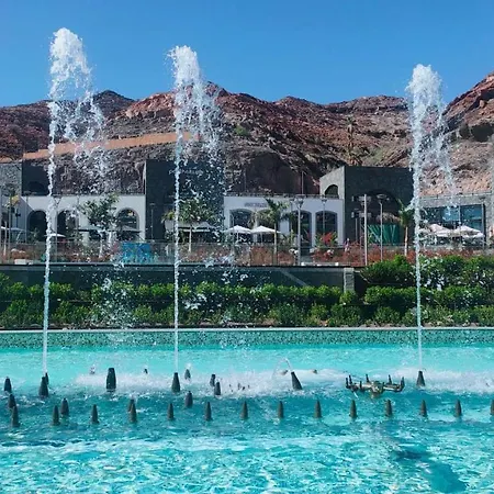 Big Puerto Rico Streetfront With Private Saltwater Jacuzzi Pool, Bbq, Kitchen & 3 Terraces Near Shopping Center Appartement Puerto Rico (Gran Canaria)