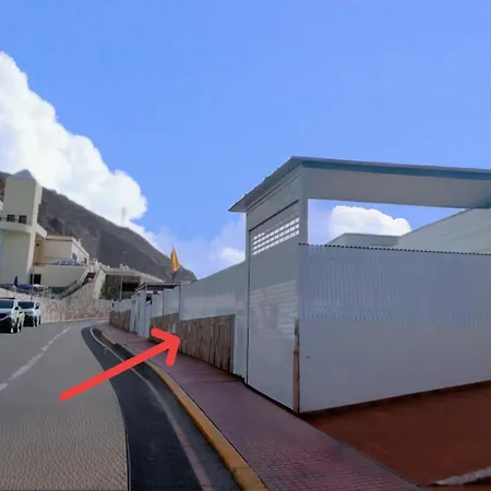 Big Puerto Rico Streetfront With Private Saltwater Jacuzzi Pool, Bbq, Kitchen & 3 Terraces Near Shopping Center Puerto Rico (Gran Canaria)