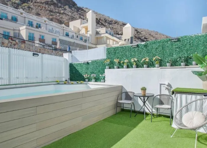 Big Puerto Rico Streetfront With Private Saltwater Pool, Kitchen, 3 Terraces& Private Parking , Near Shopping Center Lejlighed Puerto Rico (Gran Canaria)